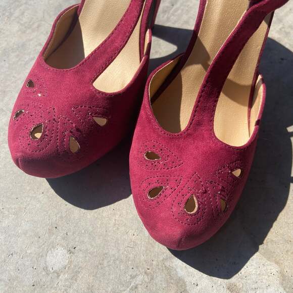 Graham Street Shoe Co. Burgundy T-Strap Pumps - Picture 3 of 9